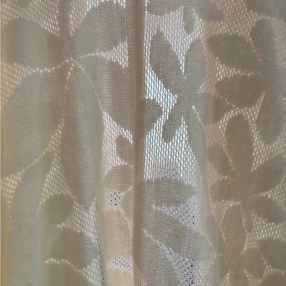 Anthropologie / Akemi + Kin White Floral Kimono - Picture 7 of 8